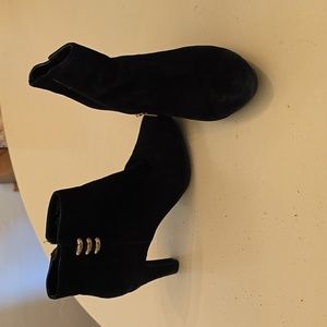 Black suede Anne Klein  booties sz 7.